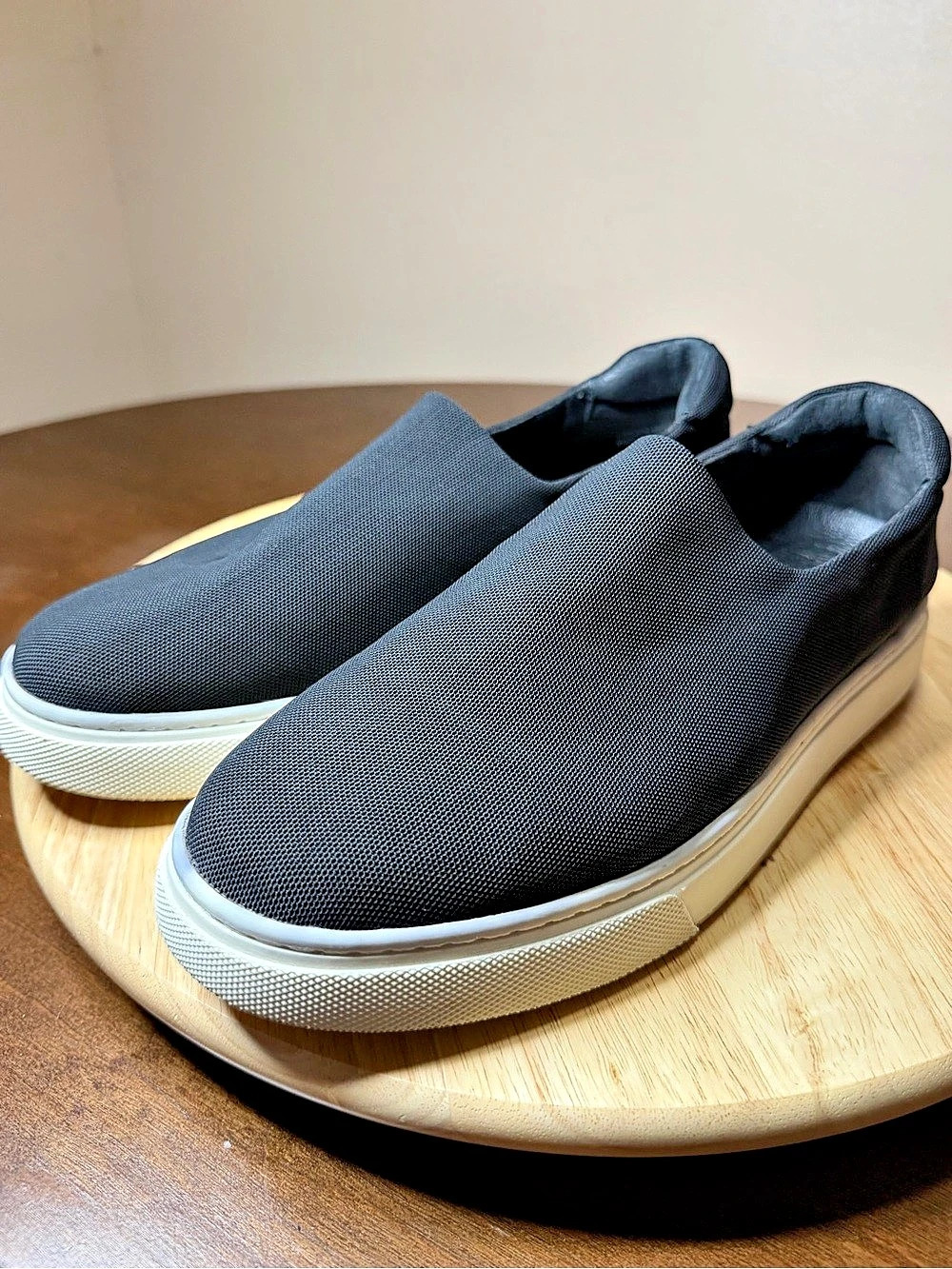 J Slides Women’s slip-on shoes